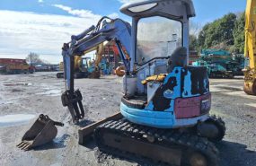 [ ID 1712209114 ] 1993 Komatsu PC28UU-2 Mini Excavator with Scissors and Bucket