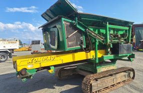 [ ID 1713513847 ] 2011 CAT KOMPAQ Self-propelled screen Screen dimensions 1200mm x 2400mm Upper 40mm Lower 40mm